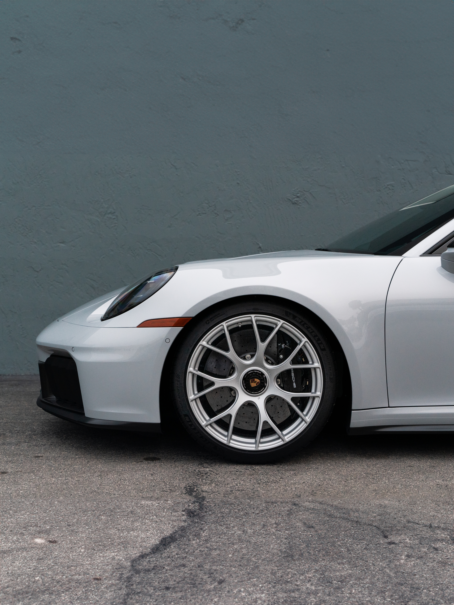 Porsche 992.2 GTS | Carerra White | on iPE 520M Magnesium Wheels | Satin Silver