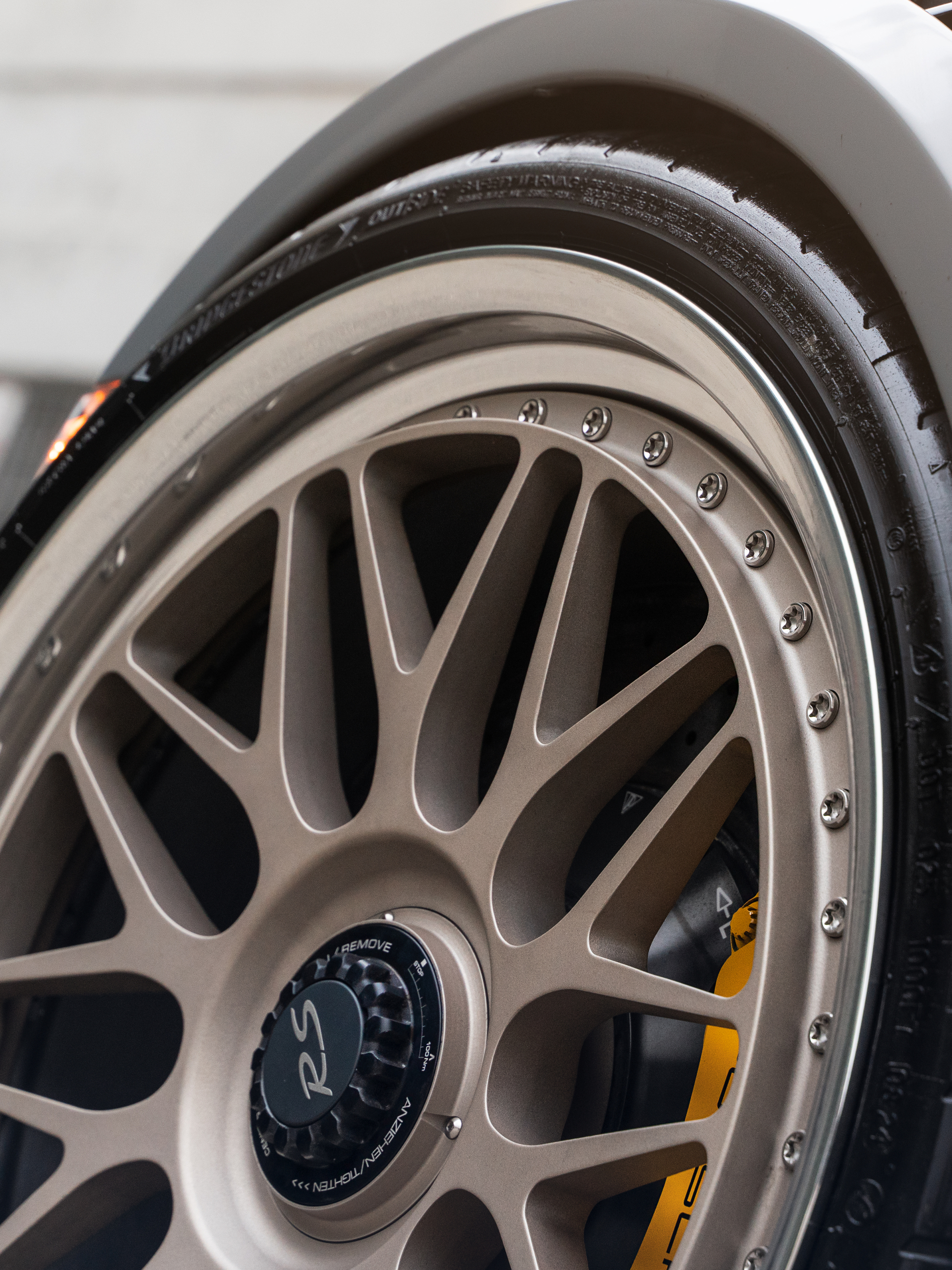 Porsche 991.2 GT2 RS | Nardo Gray | on HRE Classic 300 FMR | Satin White Gold