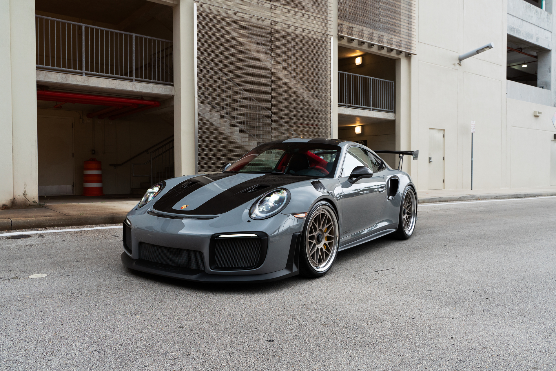 Porsche 991.2 GT2 RS | Nardo Gray | on HRE Classic 300 FMR | Satin White Gold
