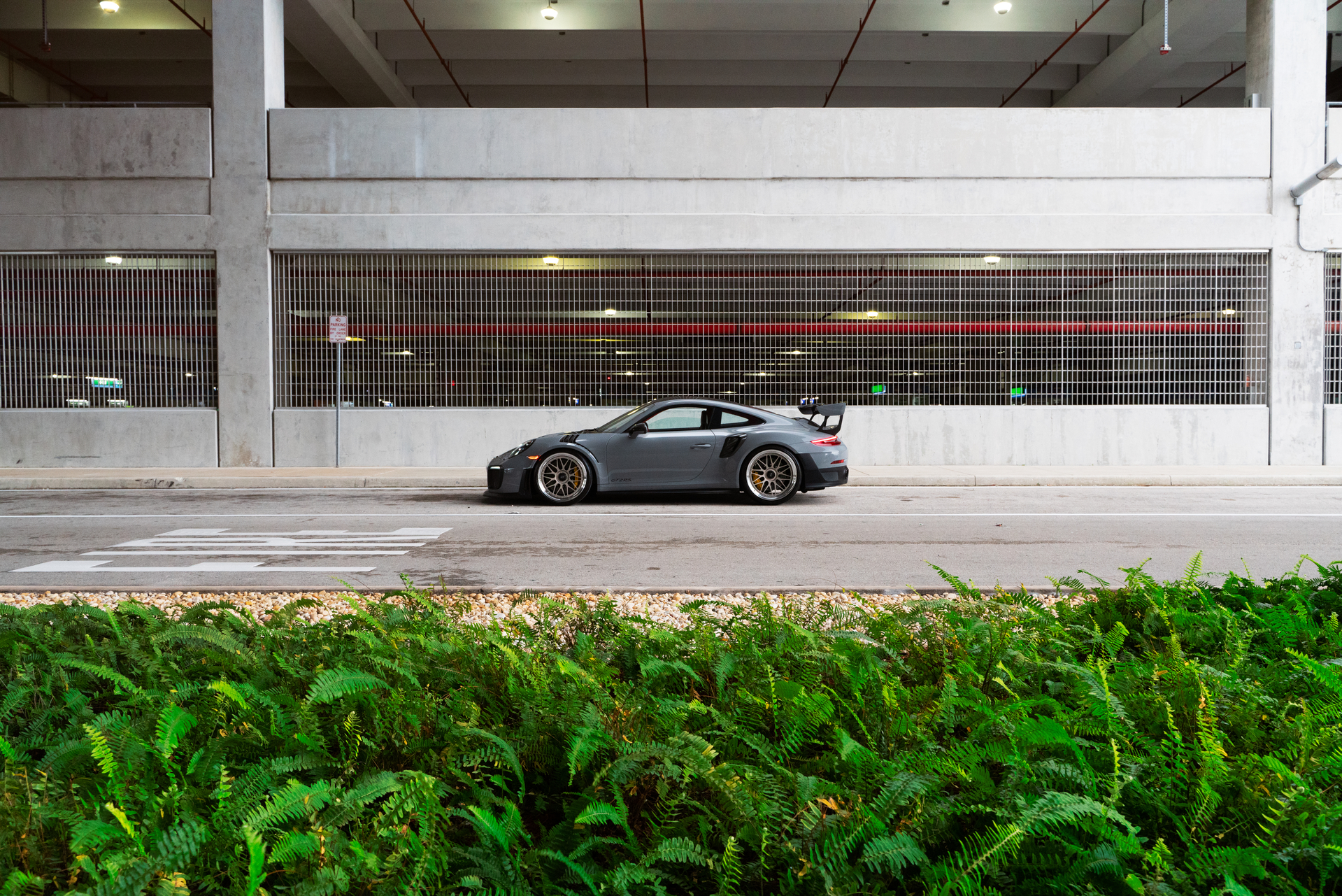 Porsche 991.2 GT2 RS | Nardo Gray | on HRE Classic 300 FMR | Satin White Gold