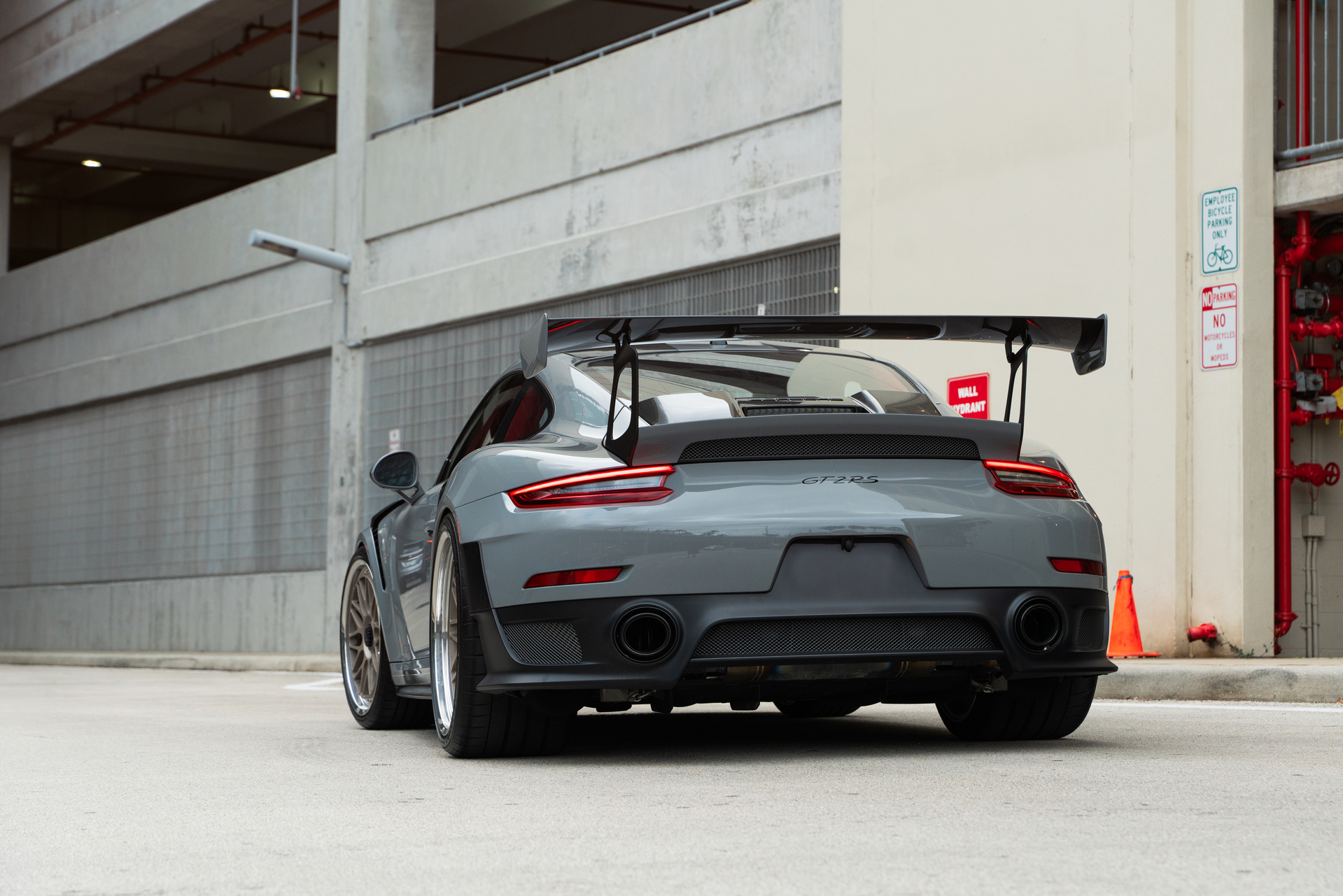 Porsche 991.2 GT2 RS | Nardo Gray | on HRE Classic 300 FMR | Satin White Gold
