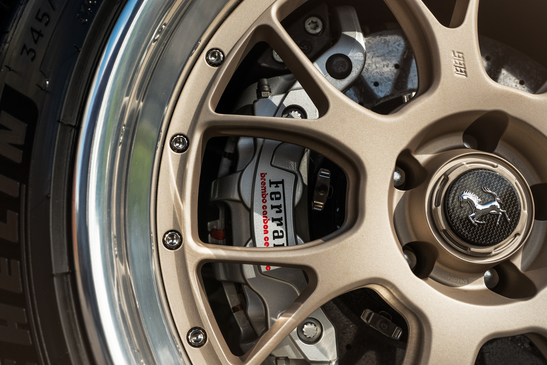 Ferrari 488 Pista | Blu Corza | on 1886 S014 | Satin White Gold
