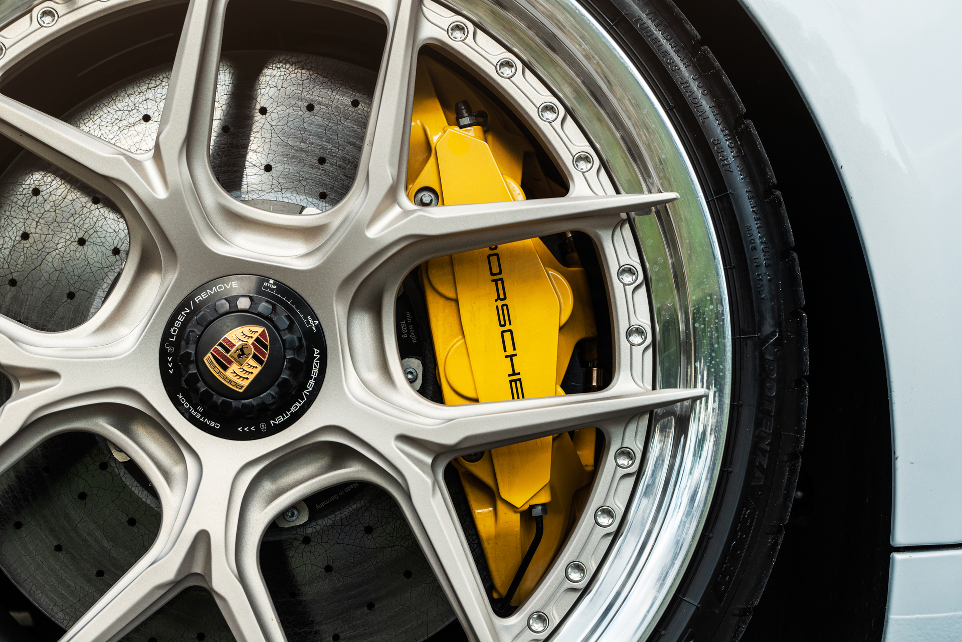 Porsche 992.2 GTS | Ice Gray Metallic | on HRE S101SC | Satin White Gold