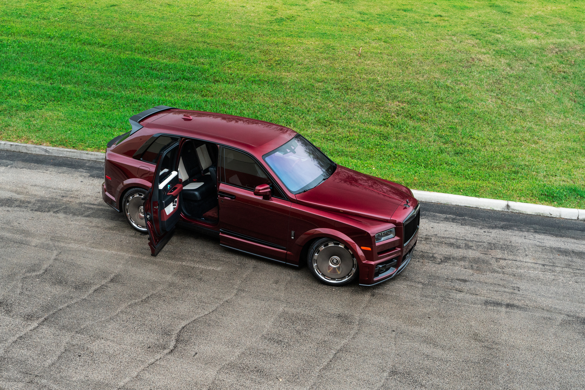 Urban Automitive Cullinan | | on HRE L108M | Polished Dark Clear