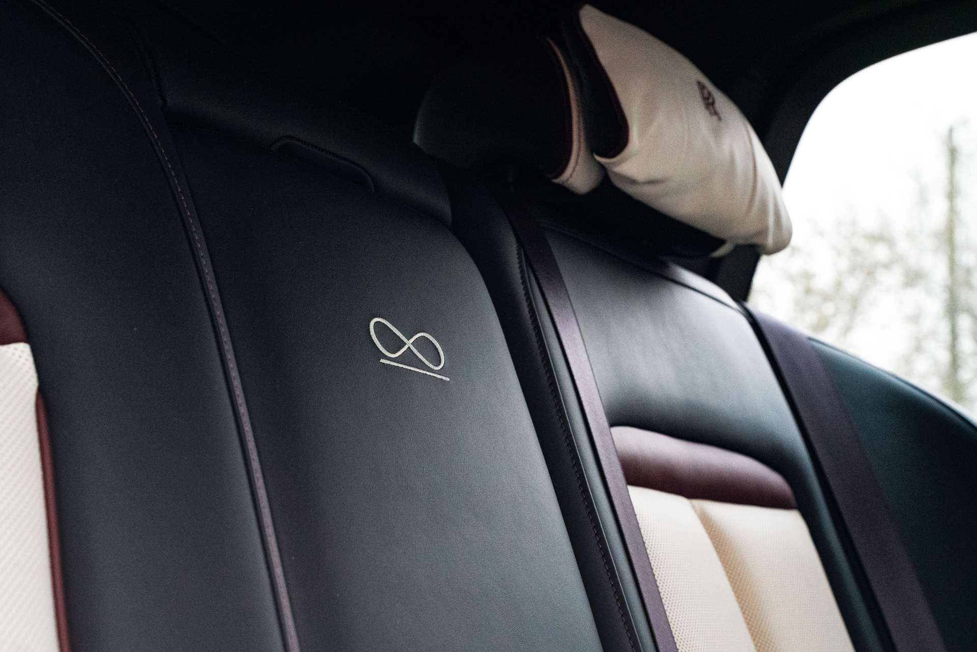 Urban Automitive Cullinan | | on HRE L108M | Polished Dark Clear