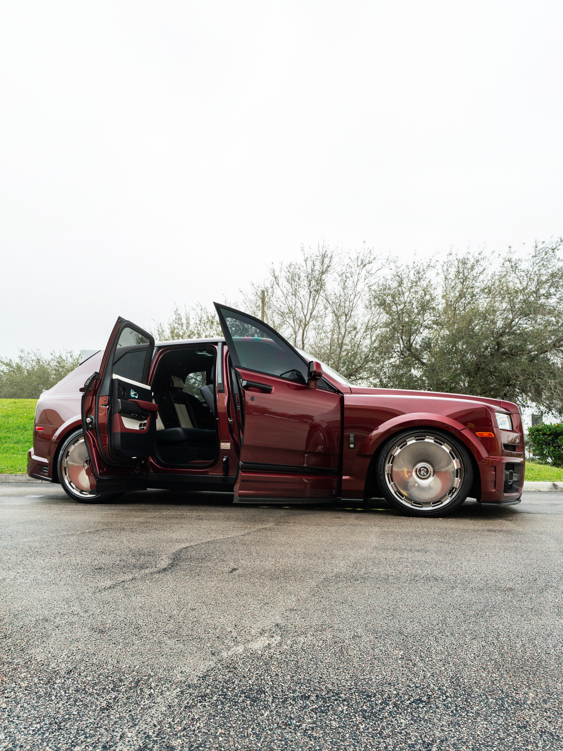 Urban Automitive Cullinan | | on HRE L108M | Polished Dark Clear