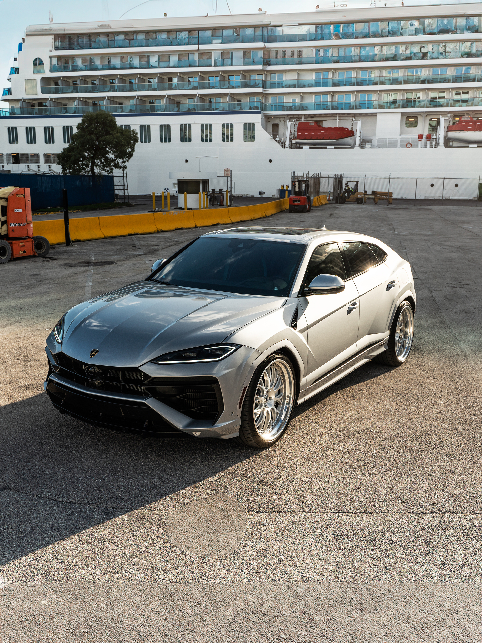 Lamborghini Urus SE | Grigio Nimbus | on 1886 S014 | Brushed Clear 