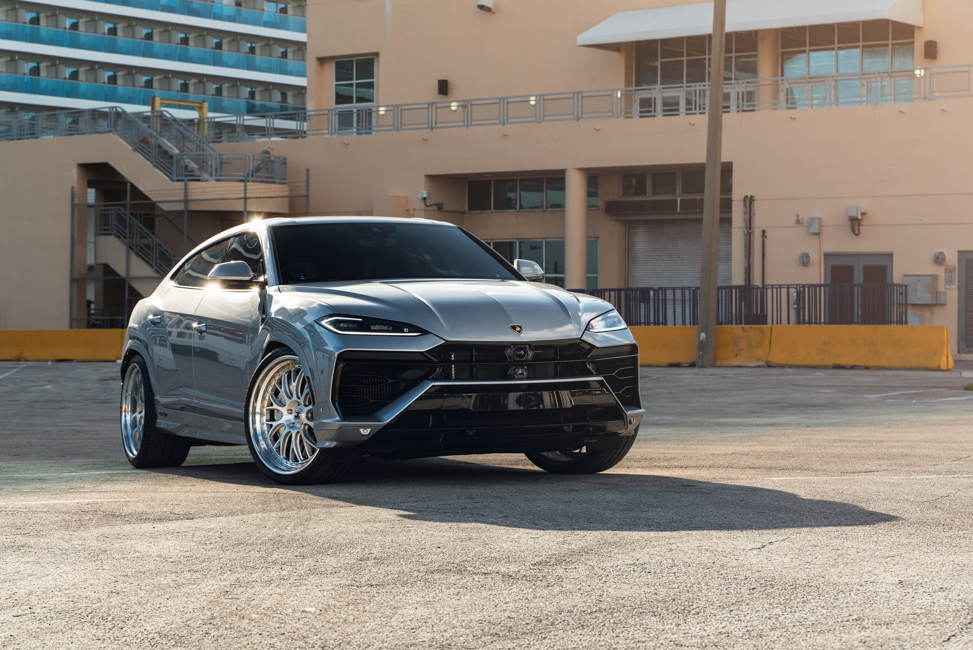 Lamborghini Urus SE | Grigio Nimbus | on 1886 S014 | Brushed Clear 