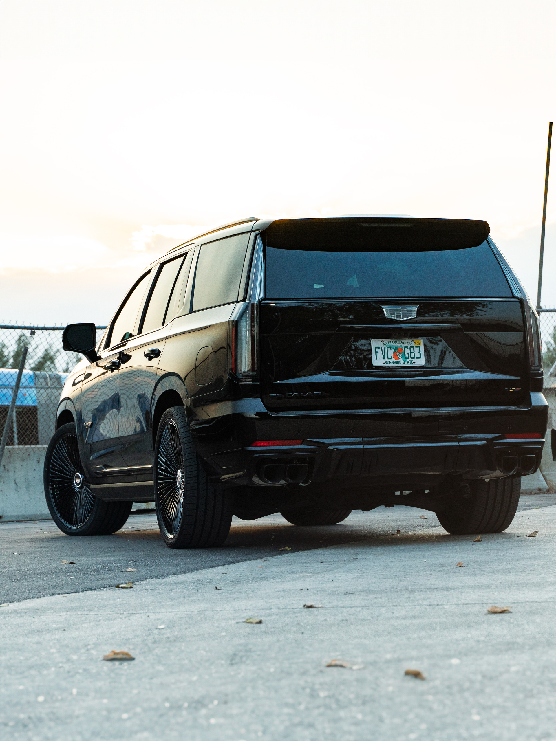 Cadillac Escalade | Black Raven | on 1886 G007 | Gloss Black