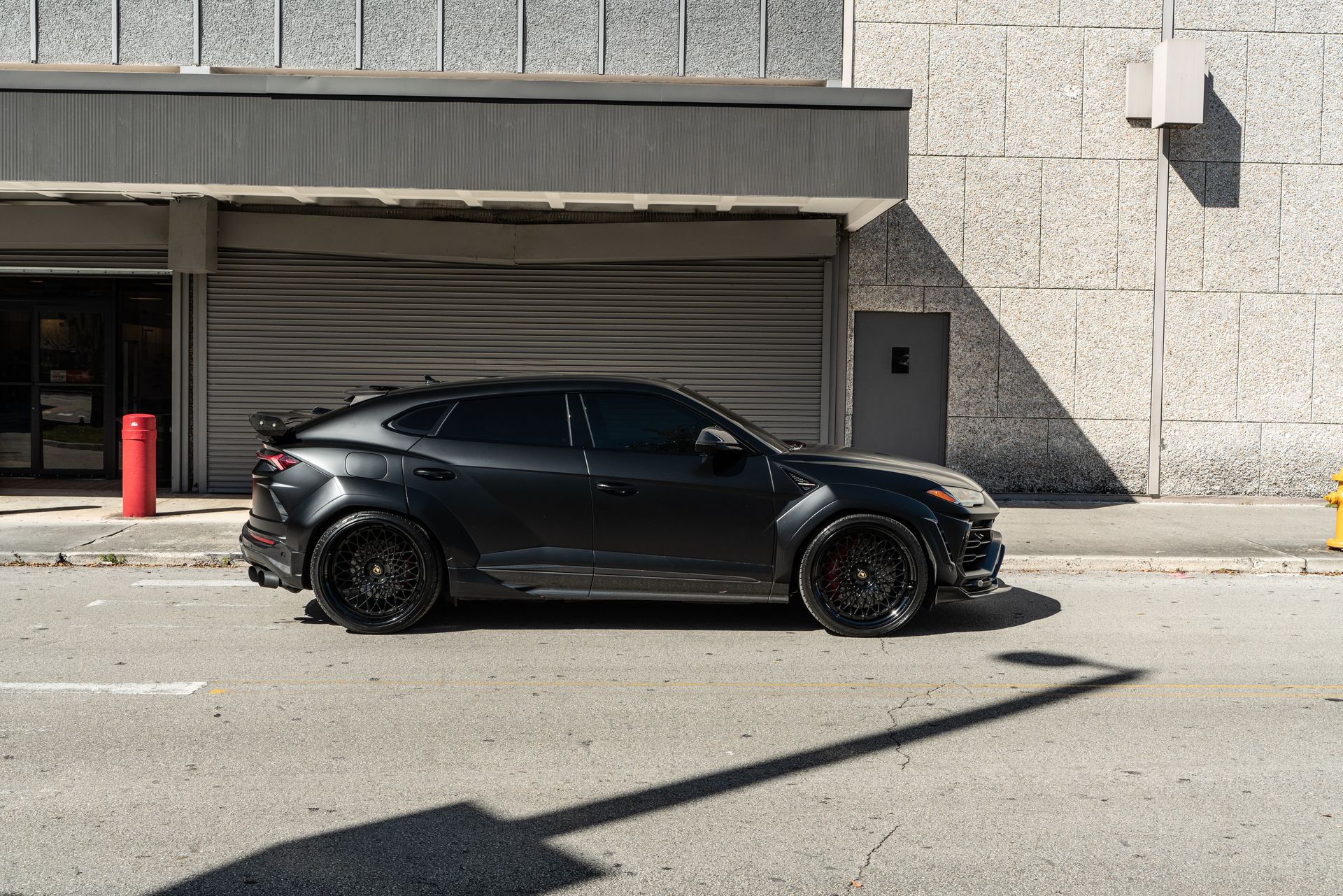 1016 Industries: Urus | Nero Noctis | on 1886 S009 | Satin Black