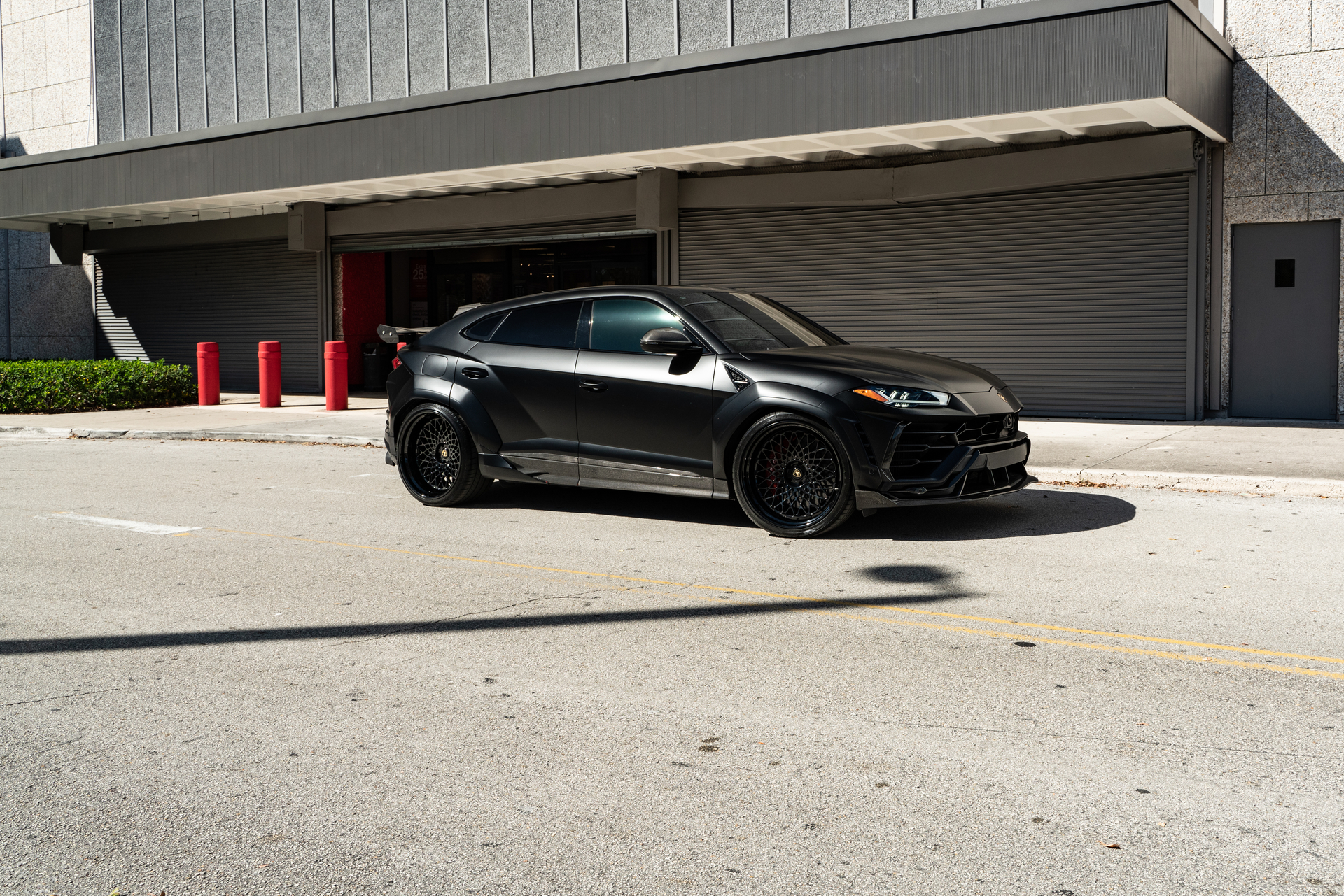 1016 Industries: Urus | Nero Noctis | on 1886 S009 | Satin Black