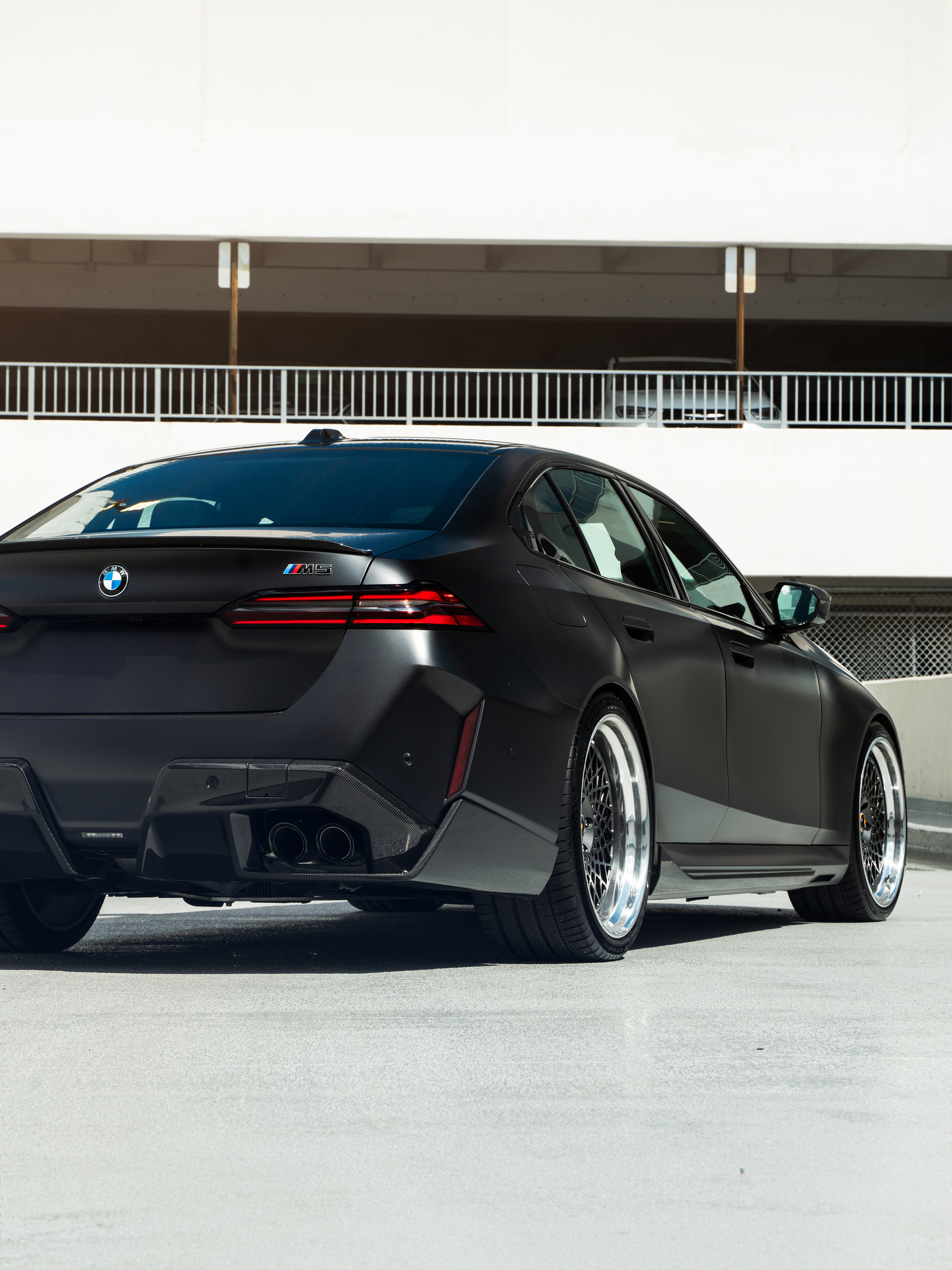 BMW G90 M5 | | on 1886 S009 | Satin Charcoal