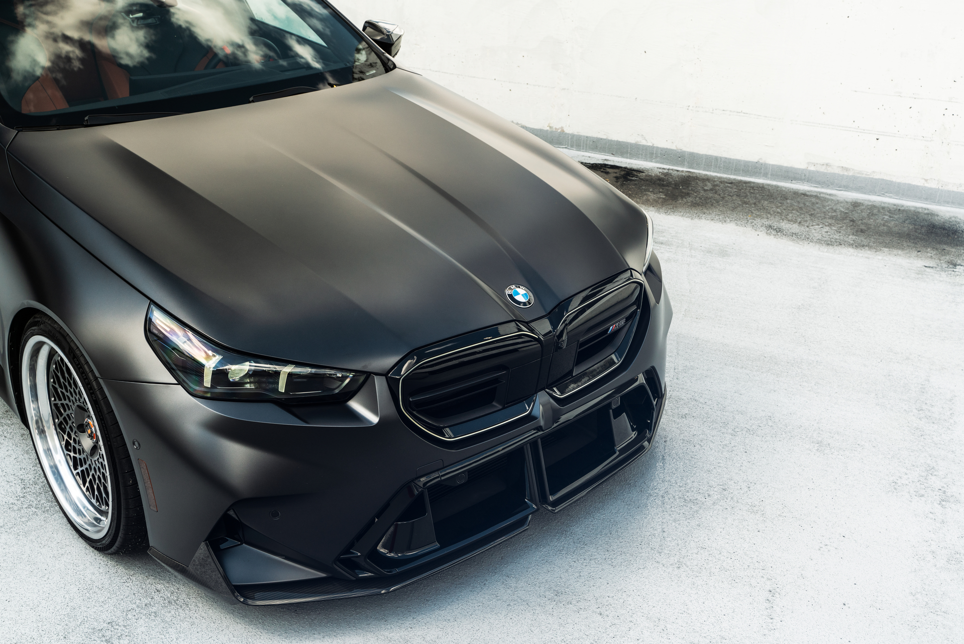 BMW G90 M5 | | on 1886 S009 | Satin Charcoal