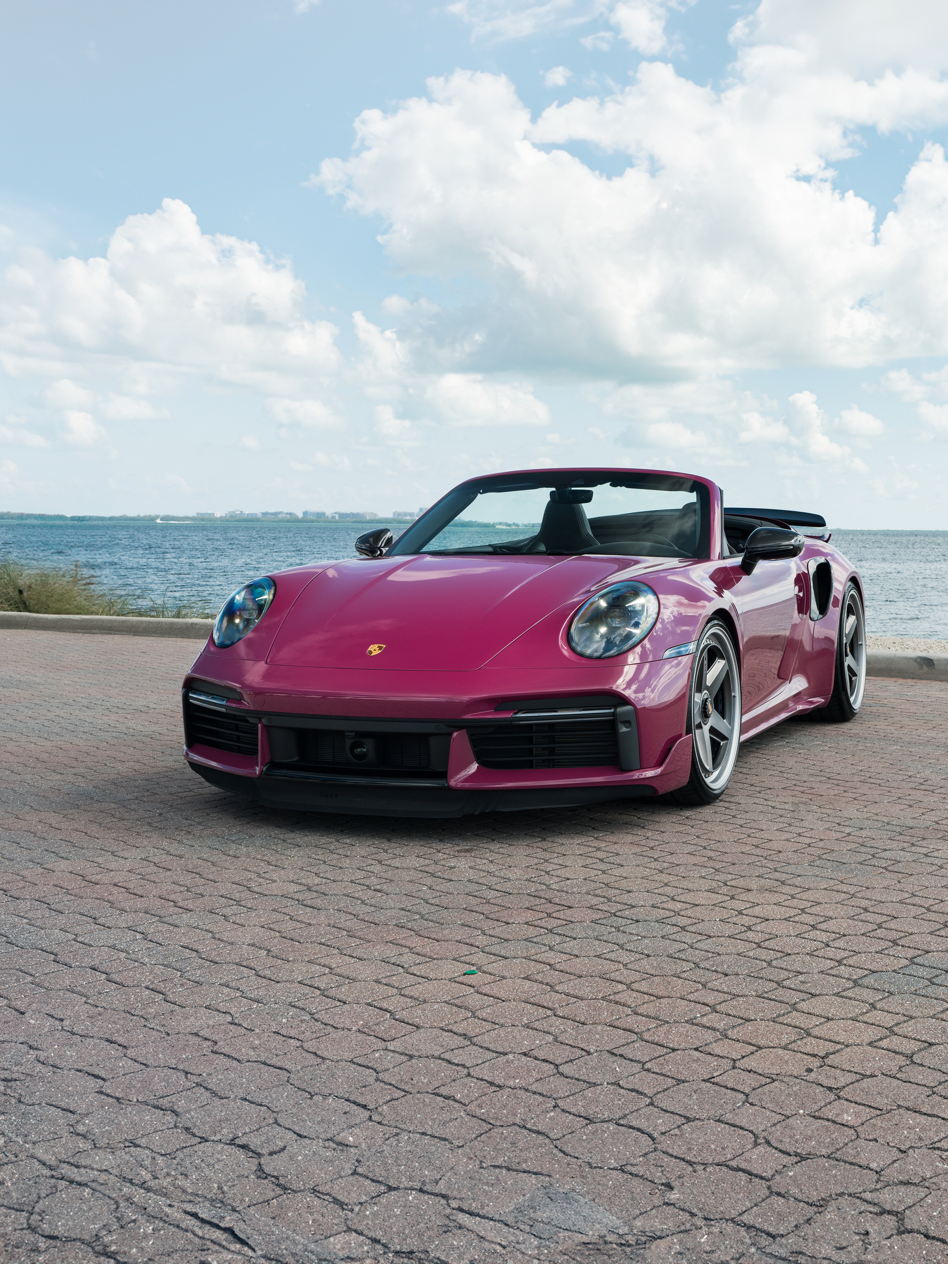 Porsche 992.1 Turbo S | Ruby Star | on HRE 517 FMR | Frozen Polished Dark Clear