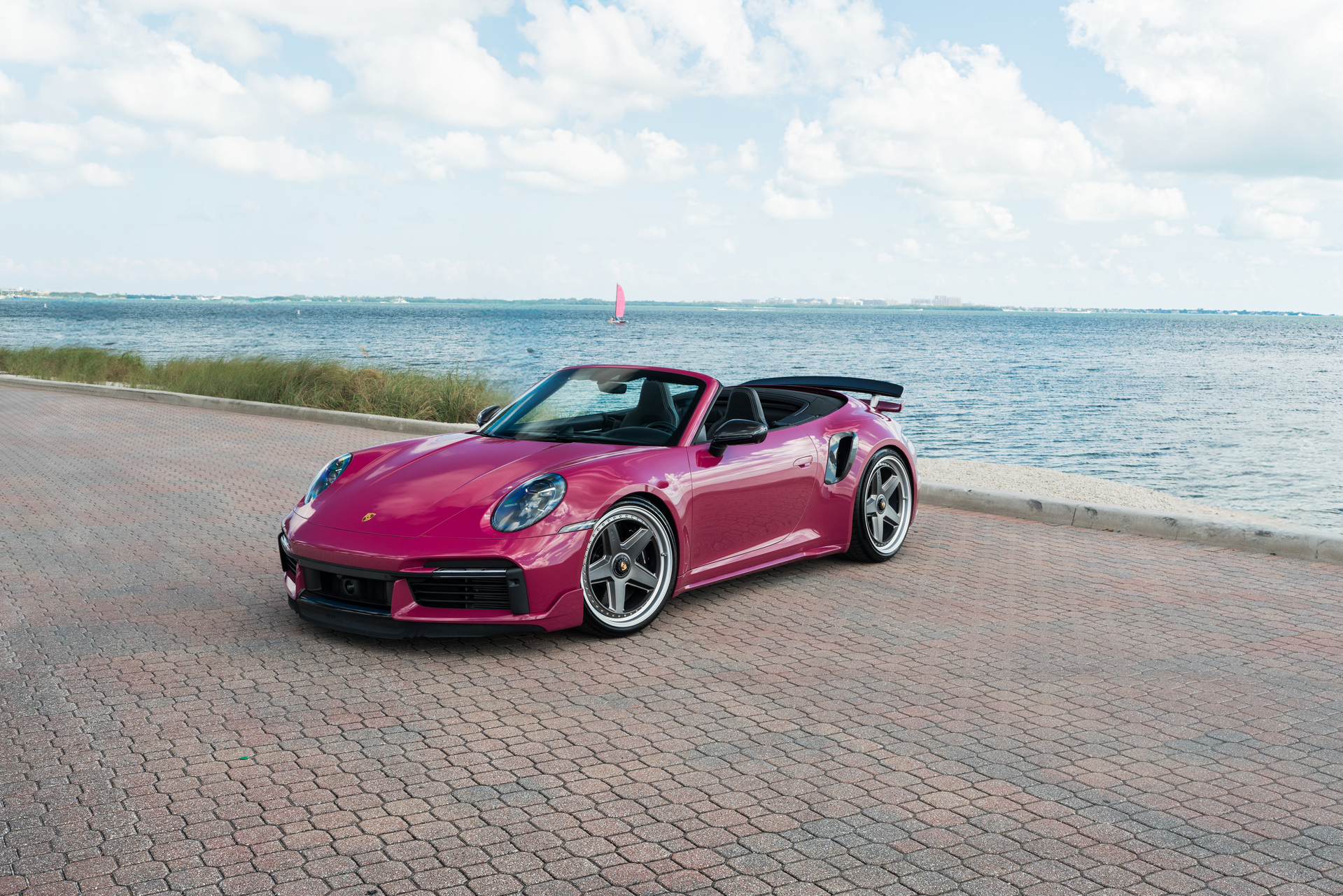 Ruby Star Turbo S on HRE 517 FMR – Clean, Timeless, Dialed.